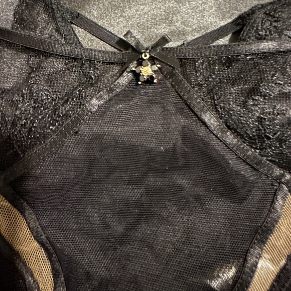 EMMA
THONG - Picture 9 of 10